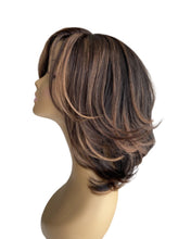 Load image into Gallery viewer, “Erica” Layered Bob Wig
